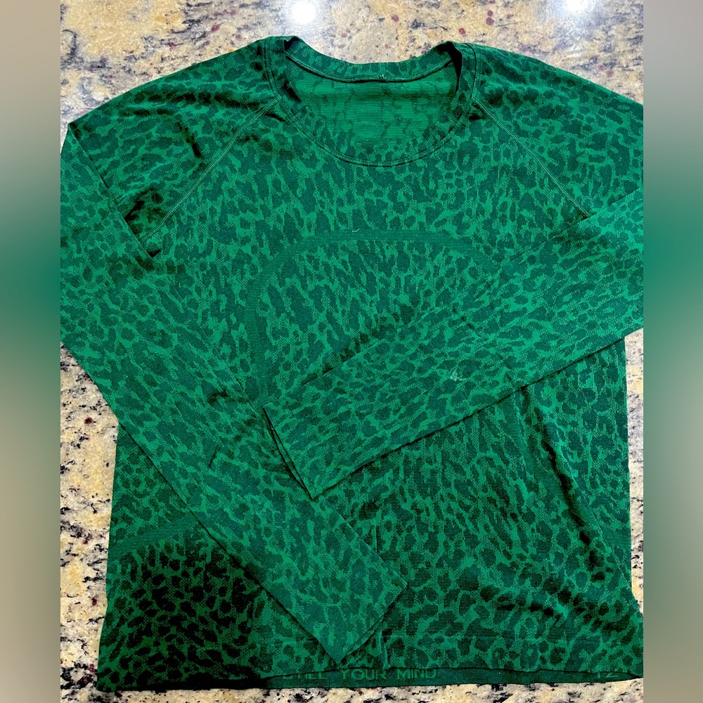 Rare Lululemon Swiftly Tech long sleeve Everglades Green Size 12